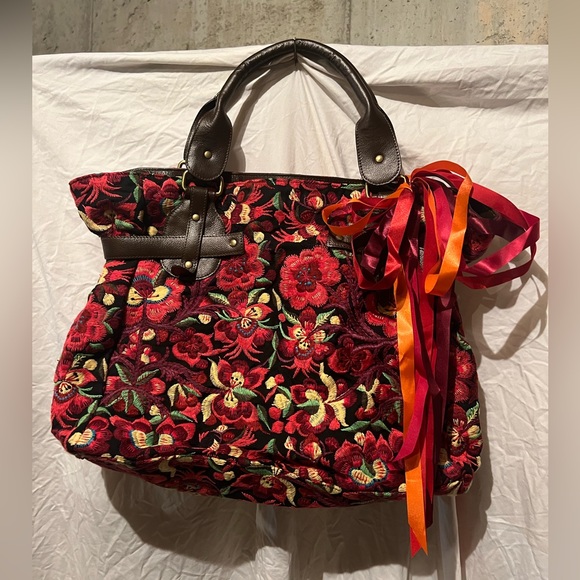 wabags Handbags - Wabags embroidered handbag